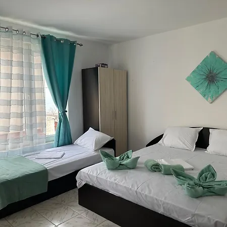 Hotel Zora By Tm 2*